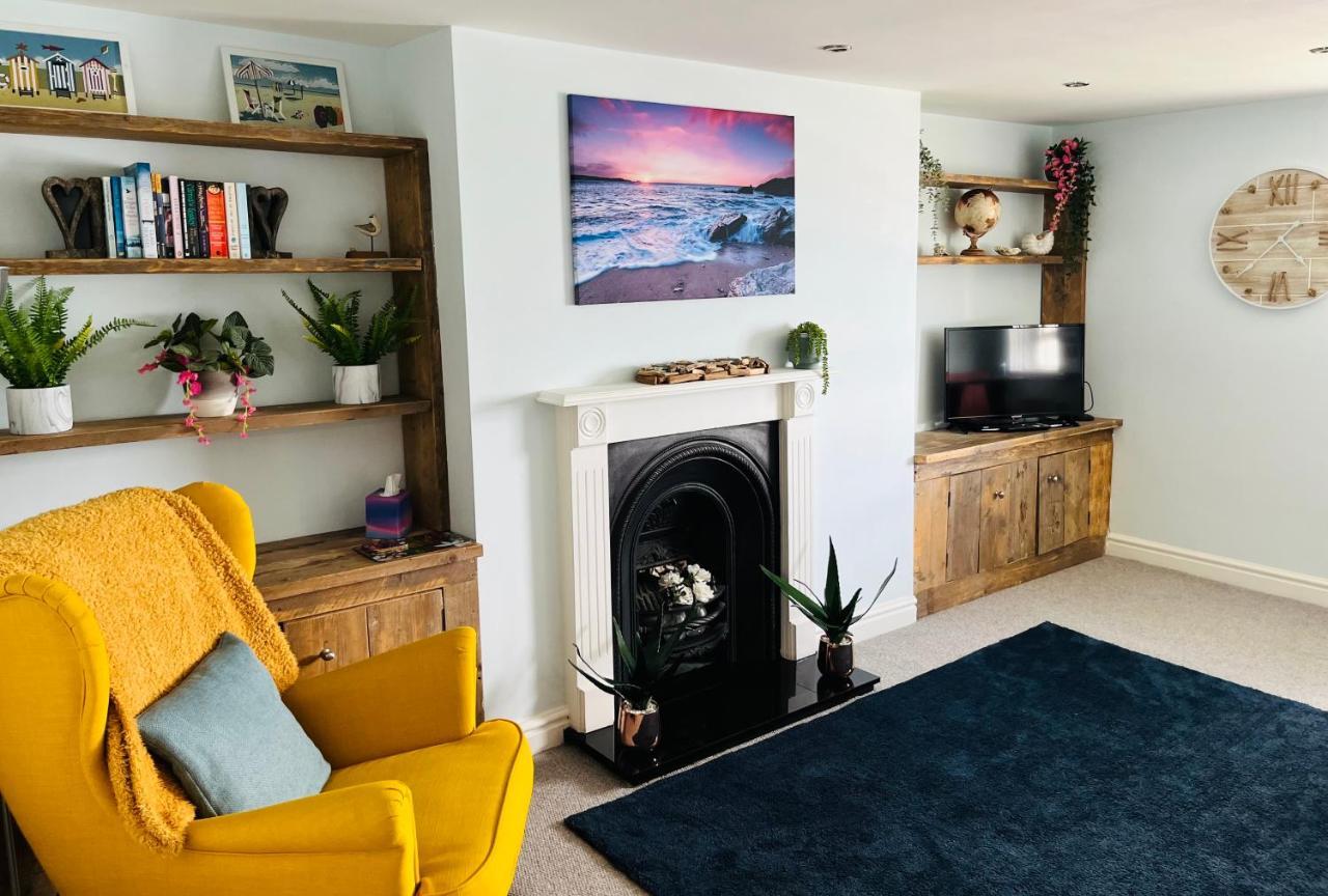 Beautiful Beachfront Retreat With A Stunning Sea View For The Ultimate Escape Away From The Busy World Below Herne Bay Exterior photo
