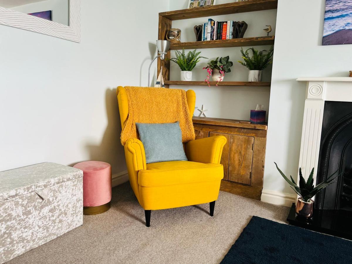 Beautiful Beachfront Retreat With A Stunning Sea View For The Ultimate Escape Away From The Busy World Below Herne Bay Exterior photo